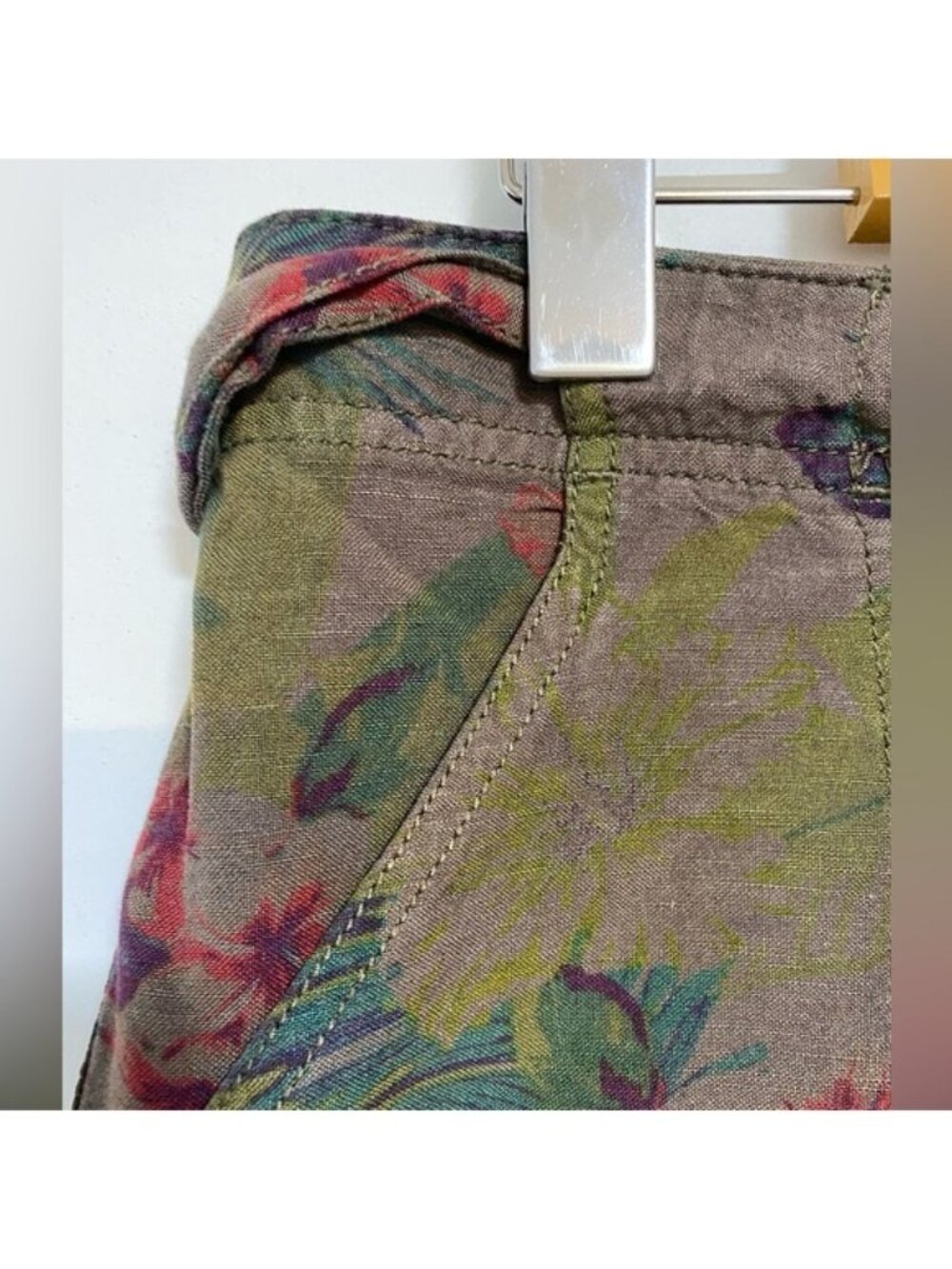 Sanctuary Floral Print Utility Shorts - Size 27 - Picture 4 of 8